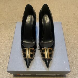 Balenciaga glossy (Patent) leather logo pumps
